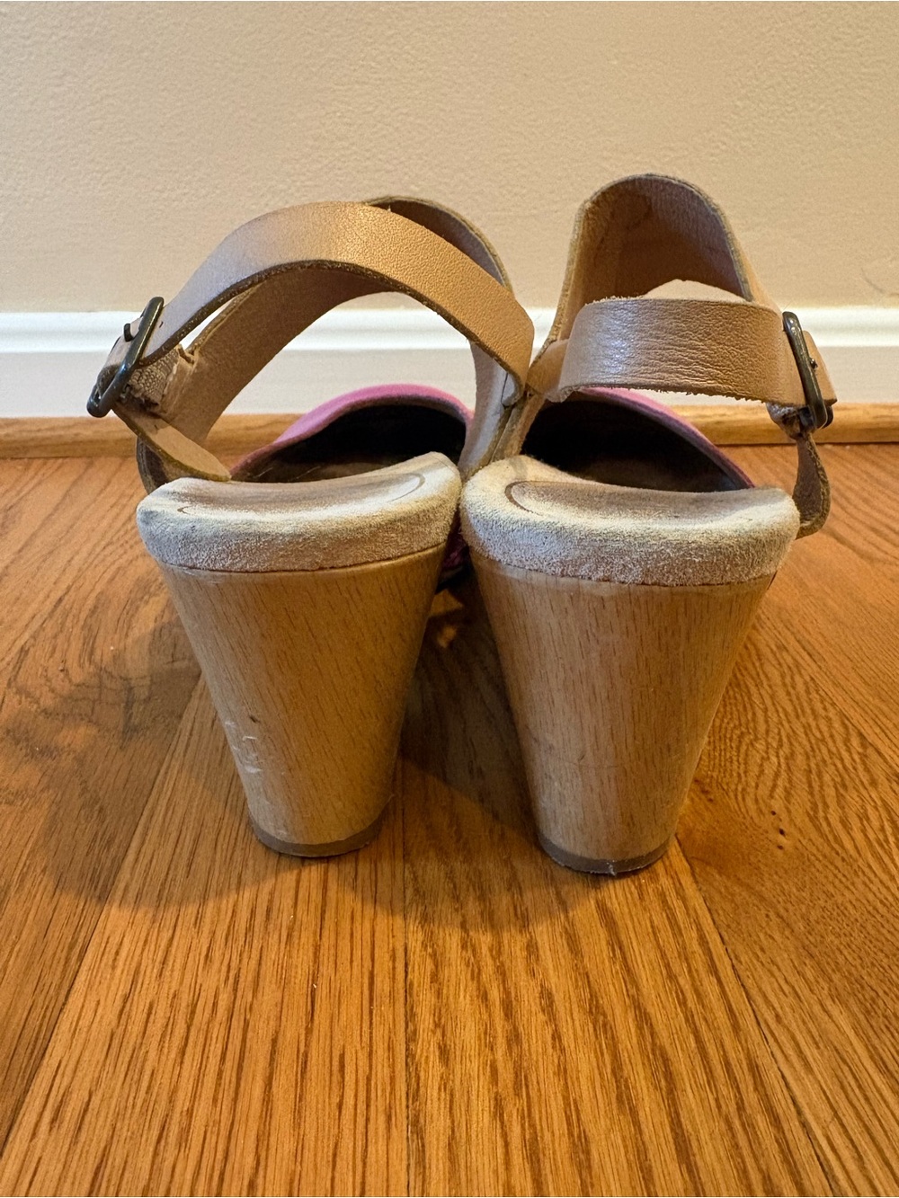 Dansko Women's Two-Tone Pink and Tan Slingback Clog - Picture 4 of 5